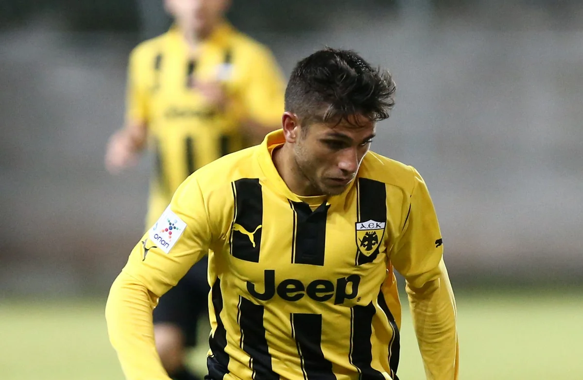 Yunanıstan klubu Neftçinin sabiq futbolçusunu göndərir