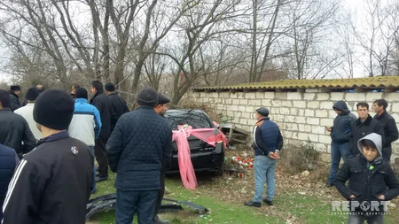 В Агдаме автомобиль заведующего отделом из свадебного кортежа сбил пешехода - ФОТО