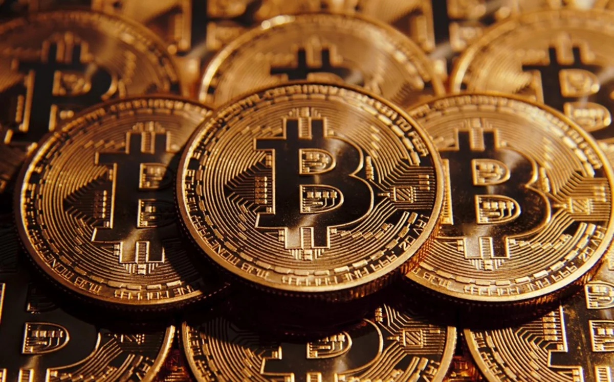 Биткоин подешевел на 6%