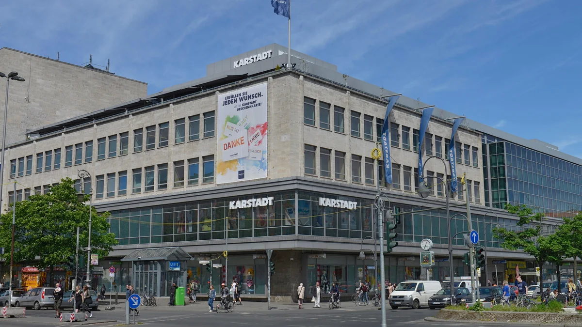 Almaniyada ticarət mərkəzinə hücum olub, 11 nəfər yaralanıb