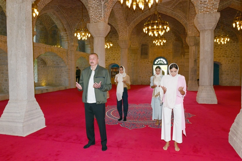 President Ilham Aliyev visits Yukhari Govharagha mosque in Shusha