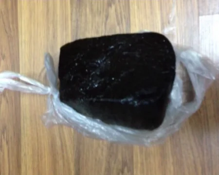 Bakıda polisin əməliyyatı zamanı torpağa basdırılan 2 kiloqram tiryək aşkarlanıb