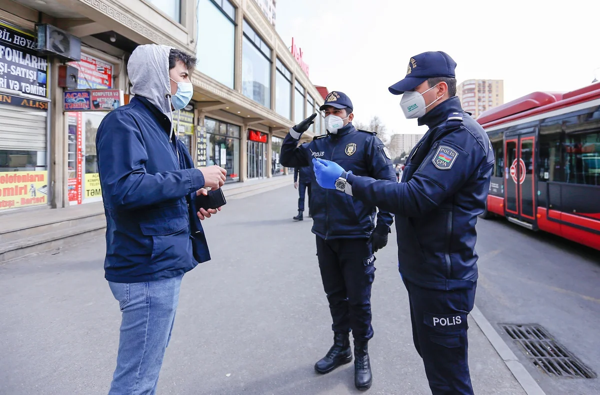 Bakıda evdən çıxma icazəsi olmayan sürücü və sərnişilər cərimələnib