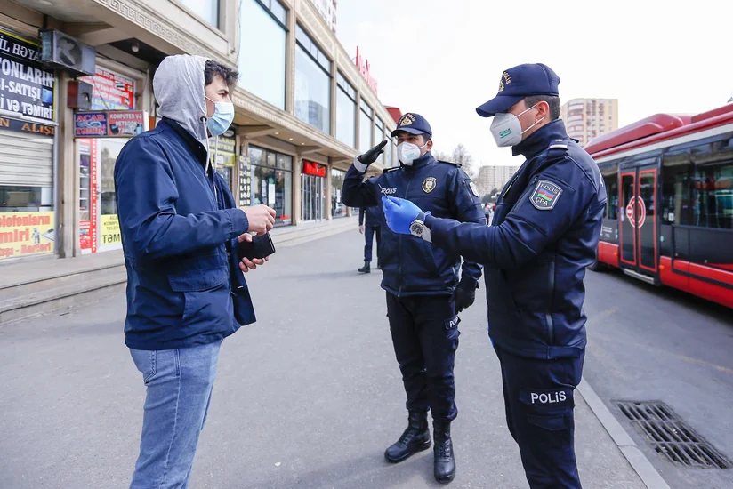 Bakıda evdən çıxma icazəsi olmayan sürücü və sərnişilər cərimələnib