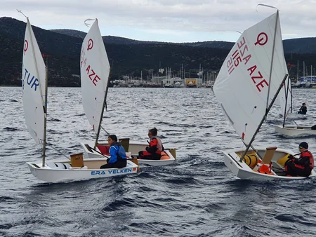 Azərbaycan yelkənçiləri ilk dəfə beynəlxalq turnirdə qızıl və gümüş medallar qazanıblar