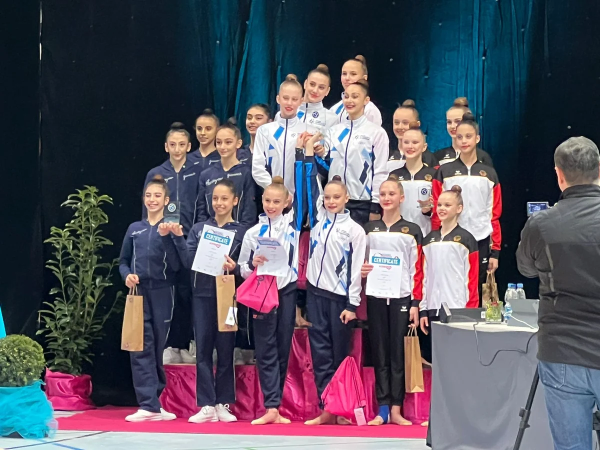 Azərbaycanın qrup hərəkətləri komandası Almaniyada gümüş medal qazanıb