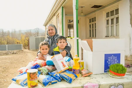 Heydər Əliyev Fondu aztəminatlı ailələrə ənənəvi Novruz sovqatları paylayır