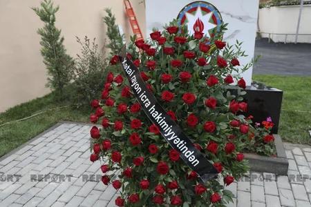 Bakıda üç şəhidin xatirə lövhəsinin açılışı olub