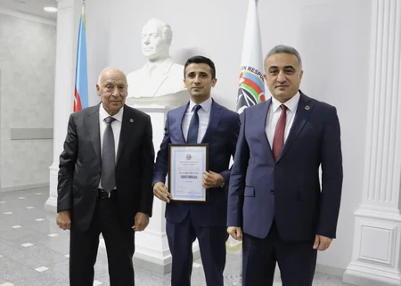 Vəkillər Kollegiyasının rəhbərliyi yeni hakim təyin edilən vəkillərlə görüşüb