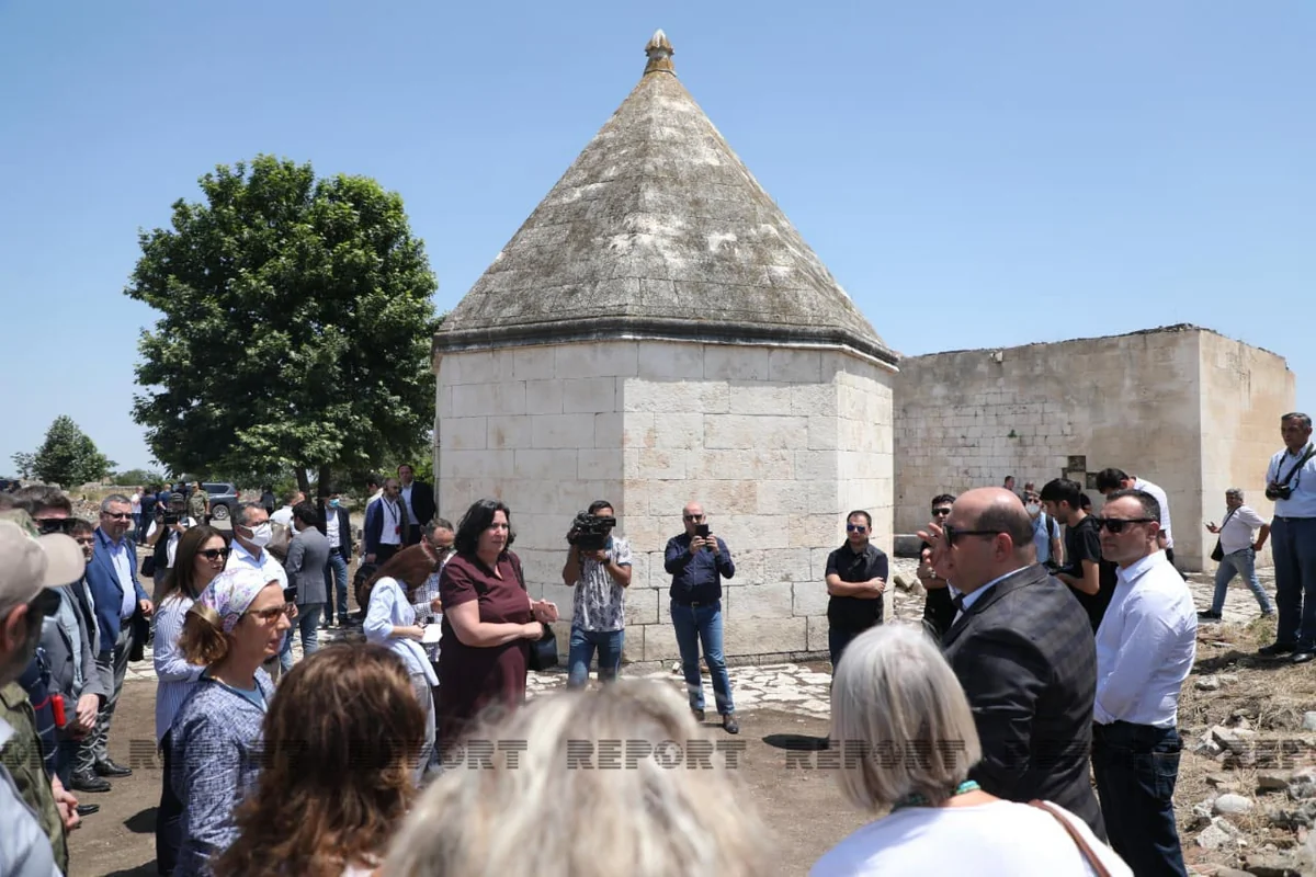 Foreign diplomats visit destroyed mausoleum of Khurshidbanu Natavan