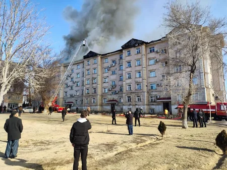 Naxçıvanda yaşayış binasında yanğın olub - YENİLƏNİB-3