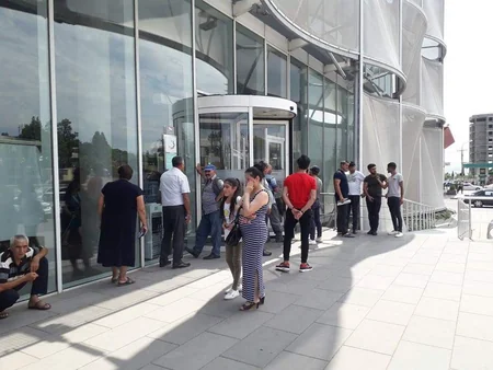 Gürcüstanda azərbaycanlılar yaşayan rayonun dövlət idarəsində qəza baş verib, vətəndaşlar təxliyyə olunub