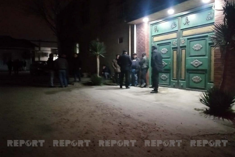 Bakıda 44 yaşlı kişi evində başından güllələnərək qətlə yetirilib