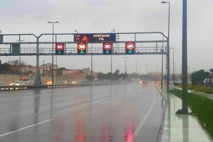 Bakıda yağışlı hava şəraiti ilə əlaqədar yollara və ictimai nəqliyyat infrastrukturuna nəzarət gücləndirilib