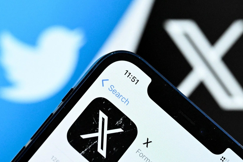 Fransalı deputat X sosial şəbəkəsindən şikayət edib