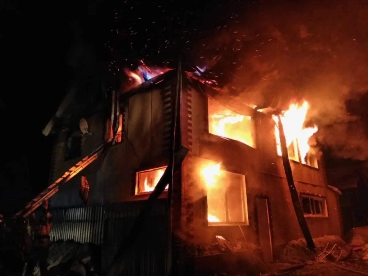 Biləsuvarda ev yanıb, ölən var - YENİLƏNİB