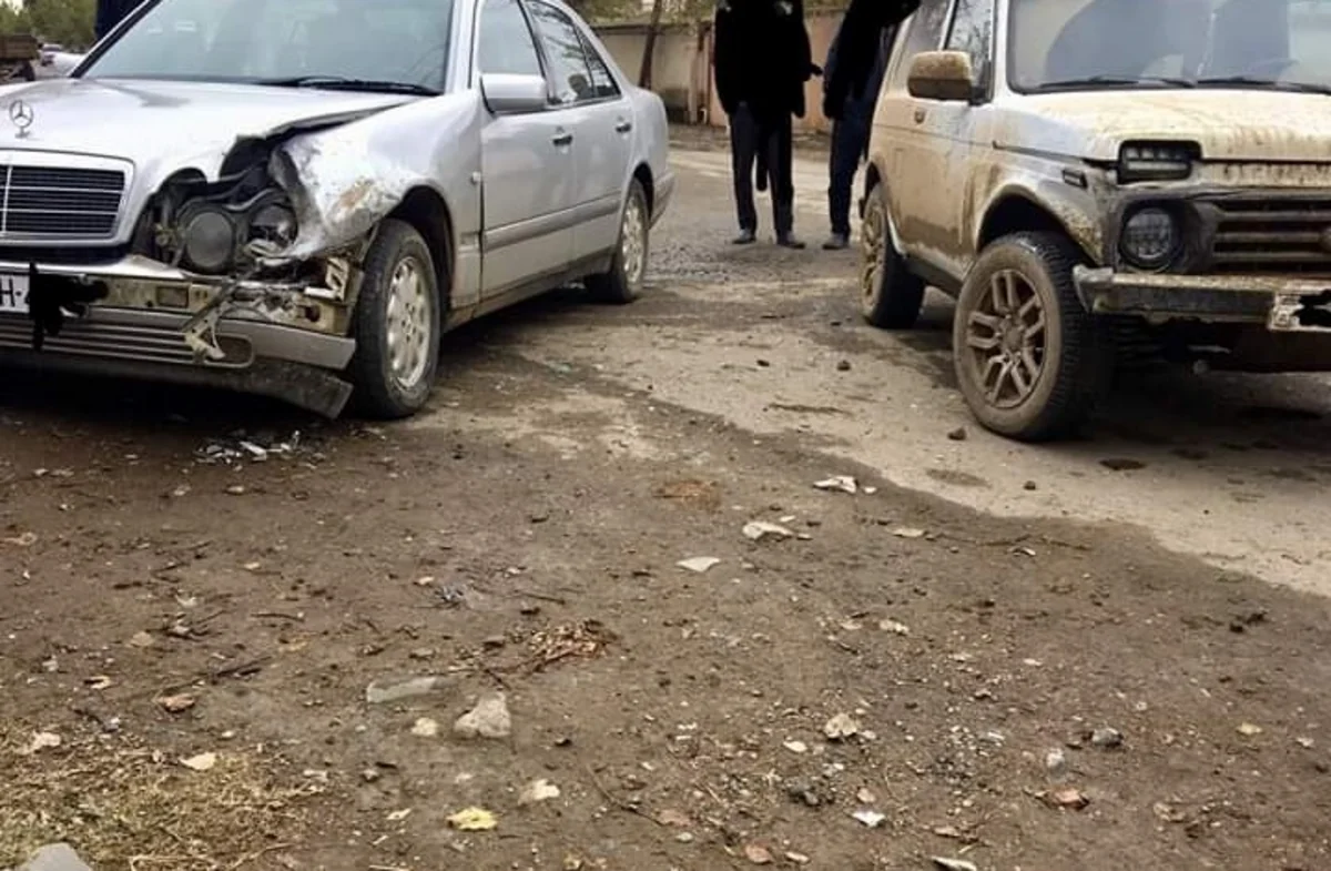 Biləsuvarda minik avtomobilləri toqquşub