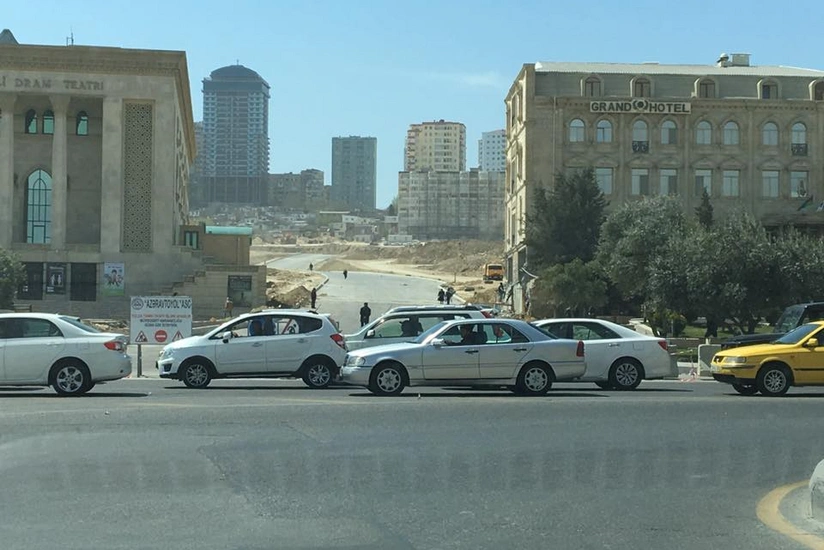 Fuzuli Street connected to 'Beşmərtəbə' circle