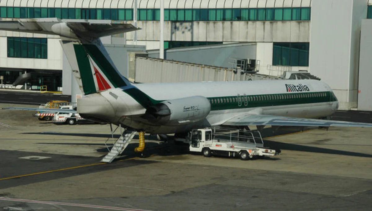 Alitalia: Луч лазера был нацелен на самолет с Папой Римским на борту