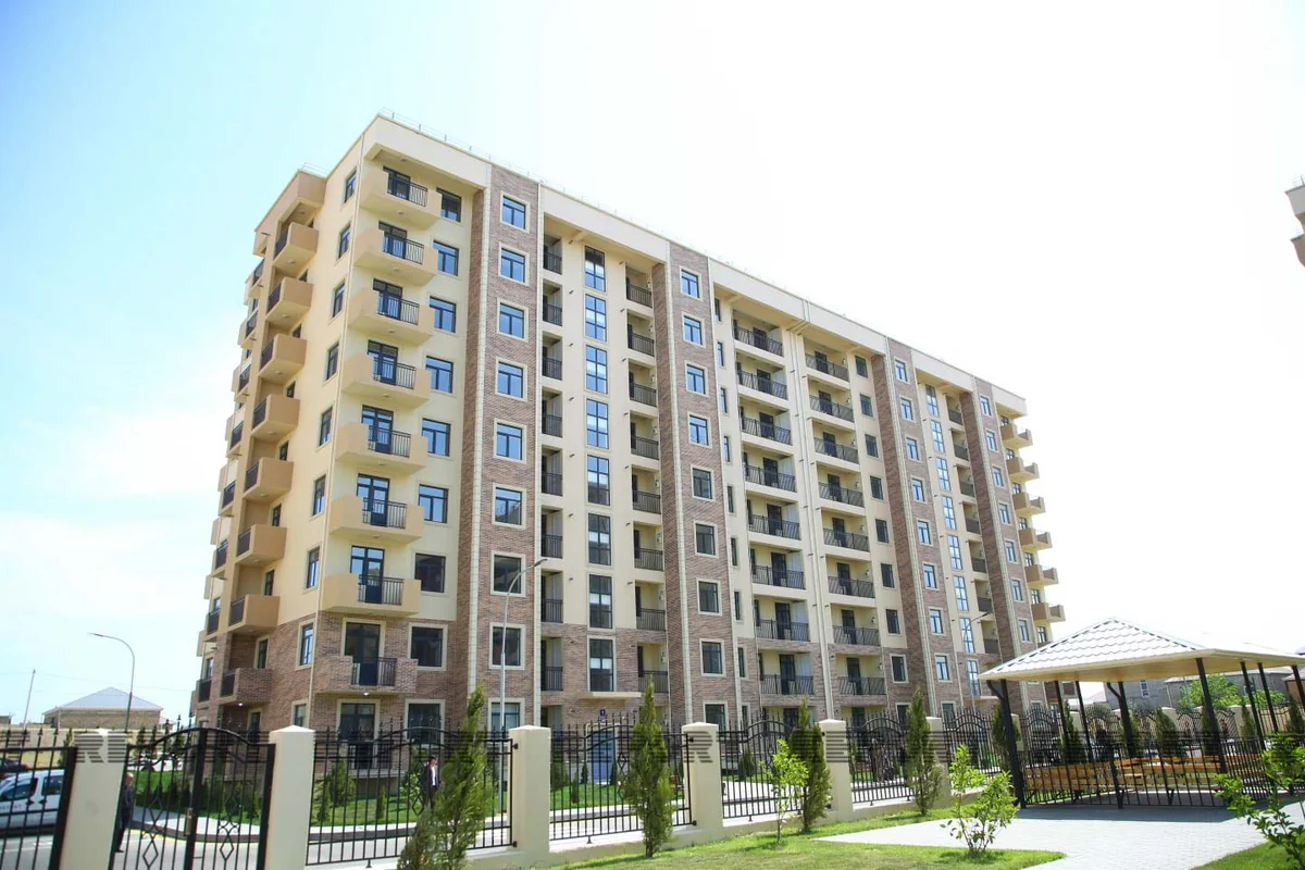 Bakıda yeni yaşayış kompleksindən 200 mənzil şəhid ailələri və müharibə əlillərinə təqdim edilib