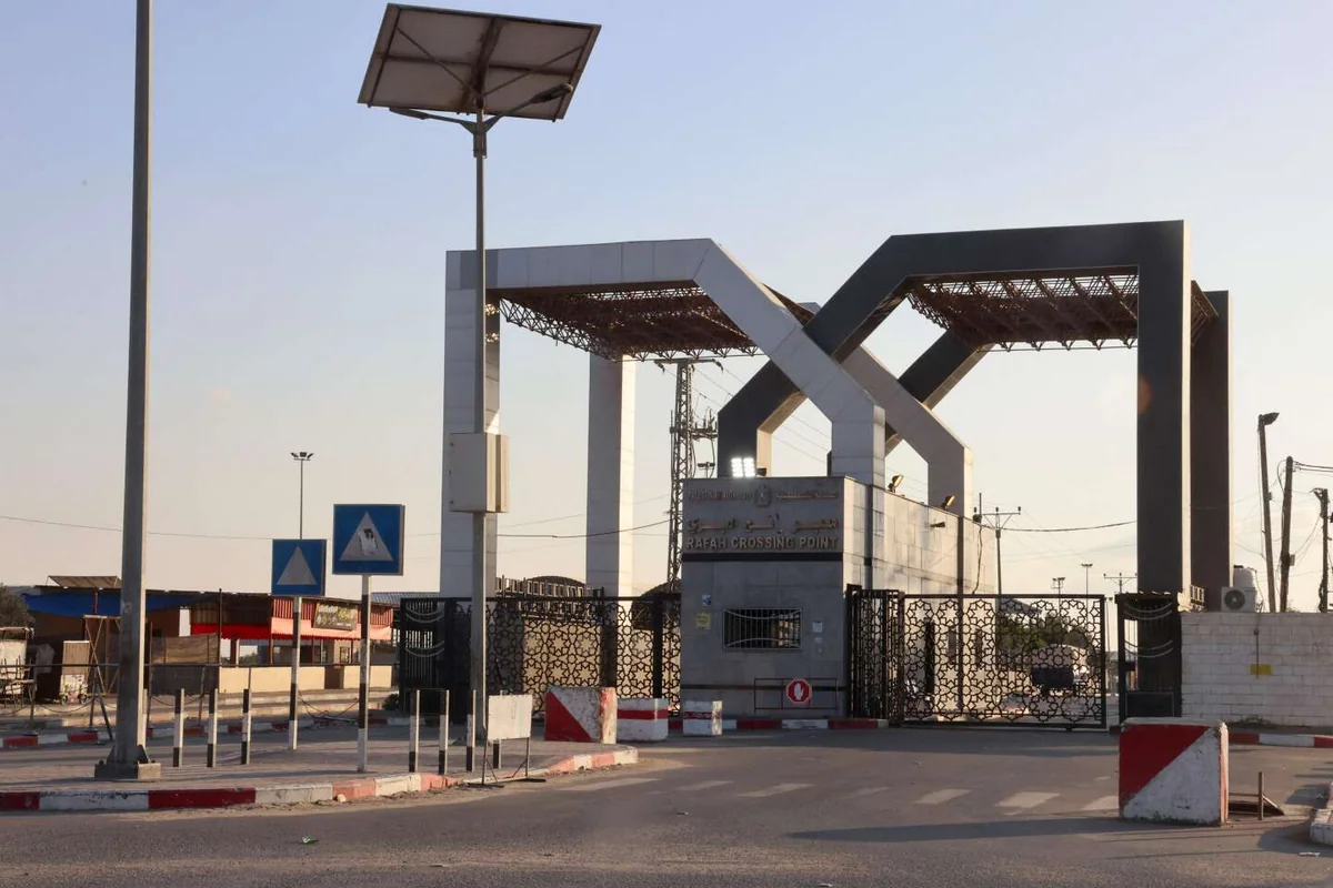 WSJ: Only Palestinians with Western passports to be able to cross Rafah checkpoint