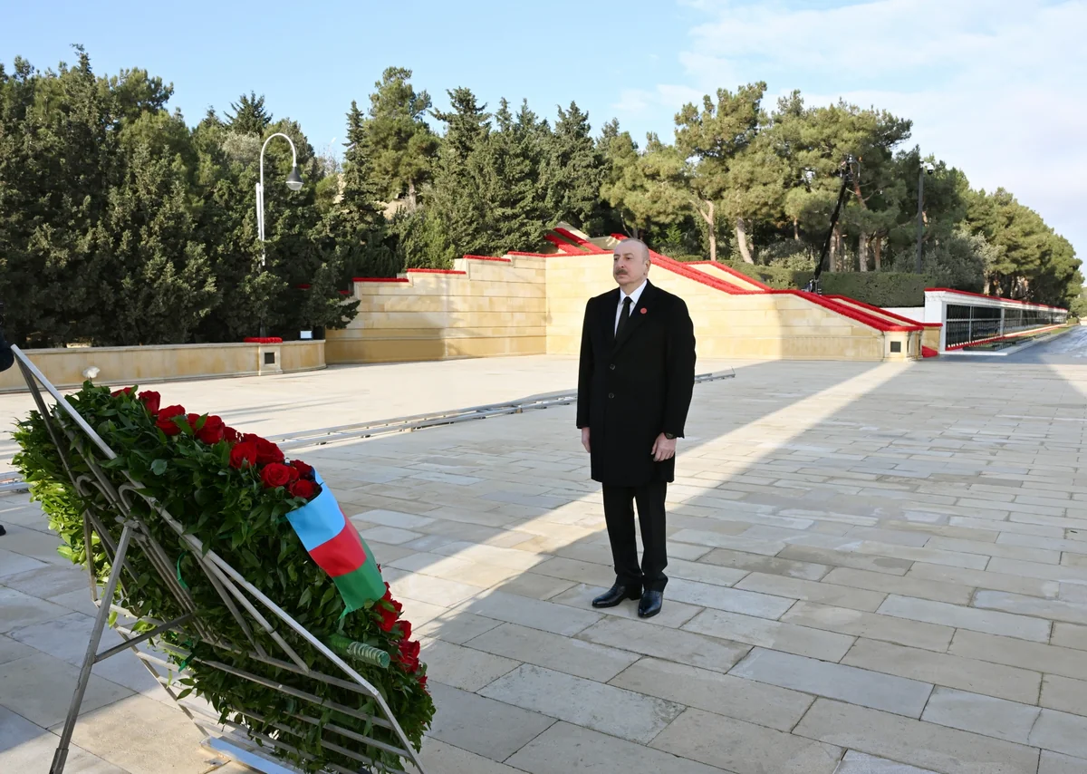 Prezident İlham Əliyev 20 Yanvar şəhidlərinin xatirəsini yad edib
