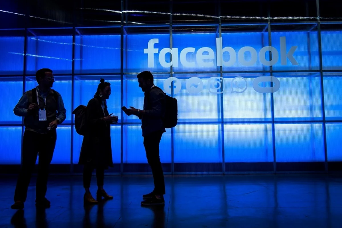 Facebook может запретить политическую рекламу