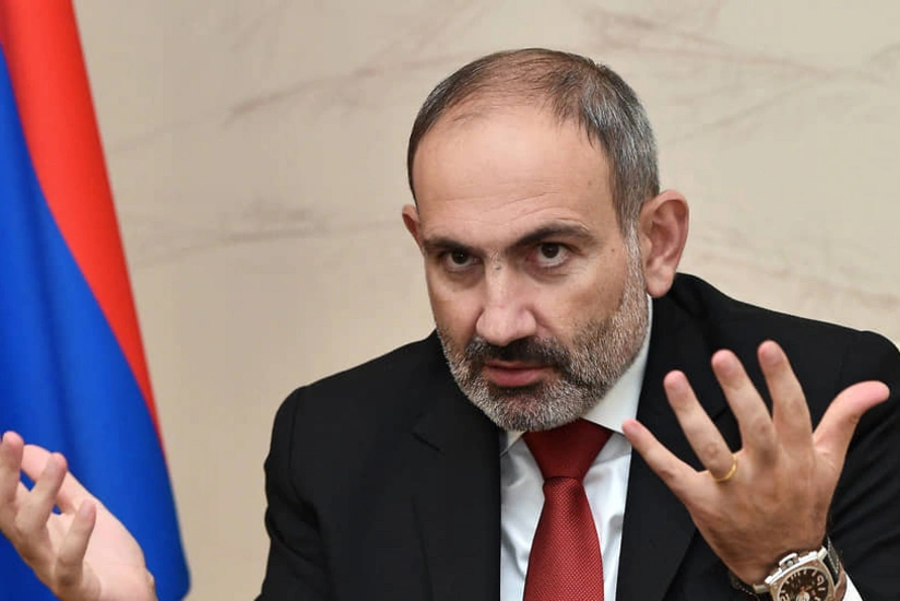 Nikol Paşinyan onu hədələyən şəxsi döydürüb