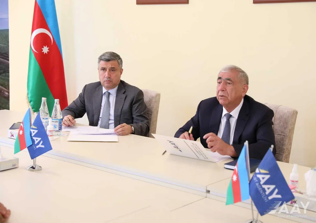 Saleh Məmmədov İsmayıllı və Ağsu rayonlarından olan vətəndaşları qəbul edib
