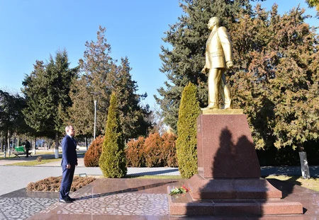 Nazir Qəbələdə Azərbaycan Gənc Müəllimlər Assosiasiyasının üzvləri ilə görüşüb