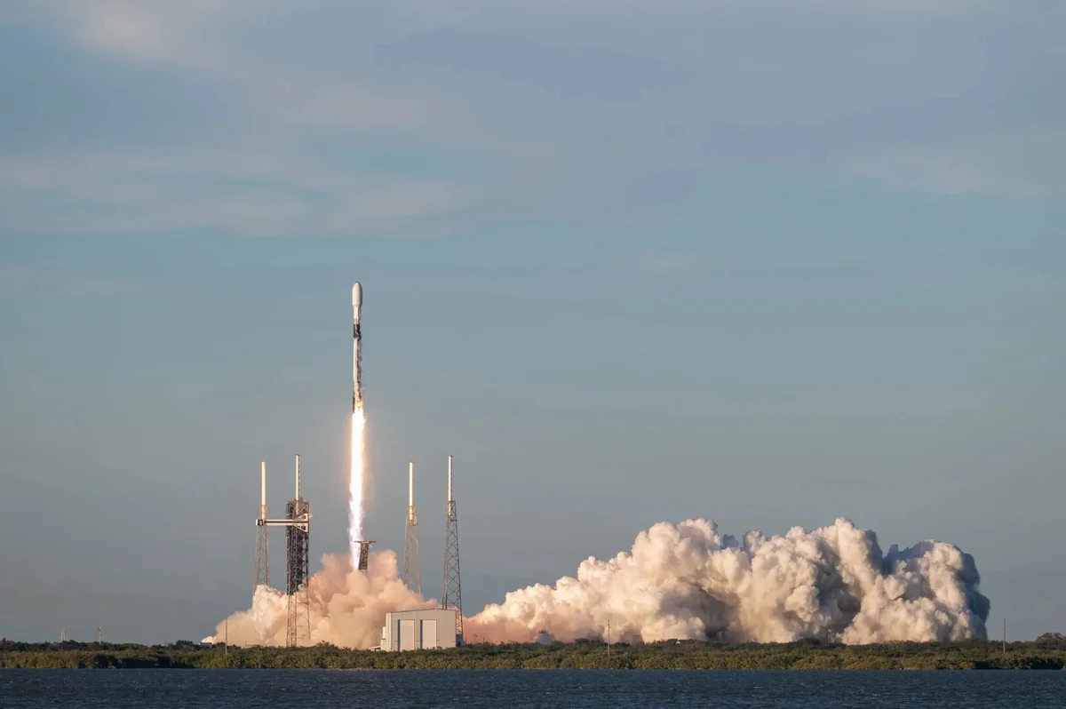 Ракета SpaceX вывела на орбиту группу разведывательных спутников США