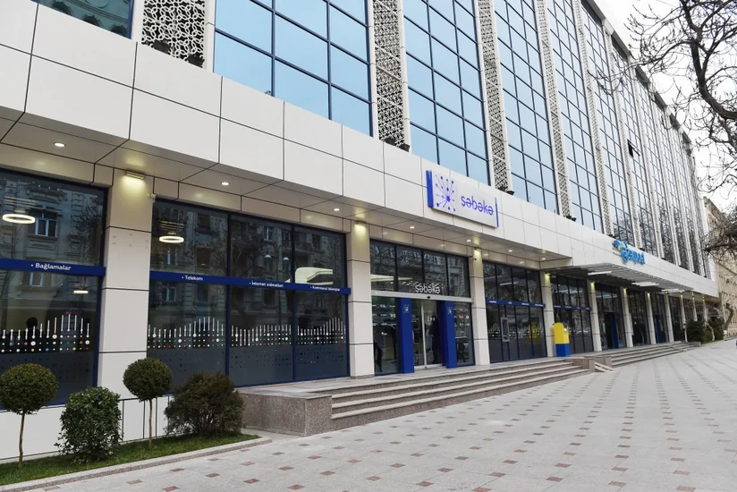 Bakıda yeni xidmətlər göstərən poçt mərkəzi açılıb