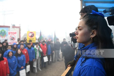 Акция протеста на дороге Ханкенди-Лачын продолжается