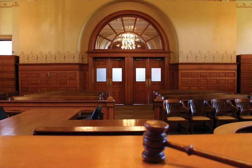 Naxçıvanın sabiq daxili işlər nazirinin qardaşı keçmiş tibb xidmətinin rəisini girov saxlamaqda ittiham edilir