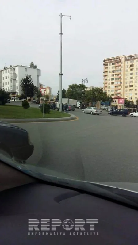 Paytaxtın Nəsimi rayonunda yol qəzası baş verib - FOTO