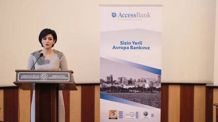 AccessBank UNEC tələbələrinin elmi-tədqiqat işlərinin çapına dəstək verib
