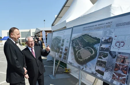 Prezident İlham Əliyev Beynəlxalq qida sənayesi və kənd təsərrüfatı sərgiləri ilə tanış olub