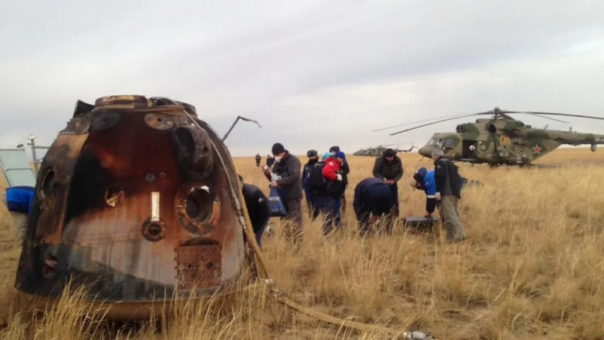 BKS-dən 3 nəfər Yer kürəsinə qayıdıb