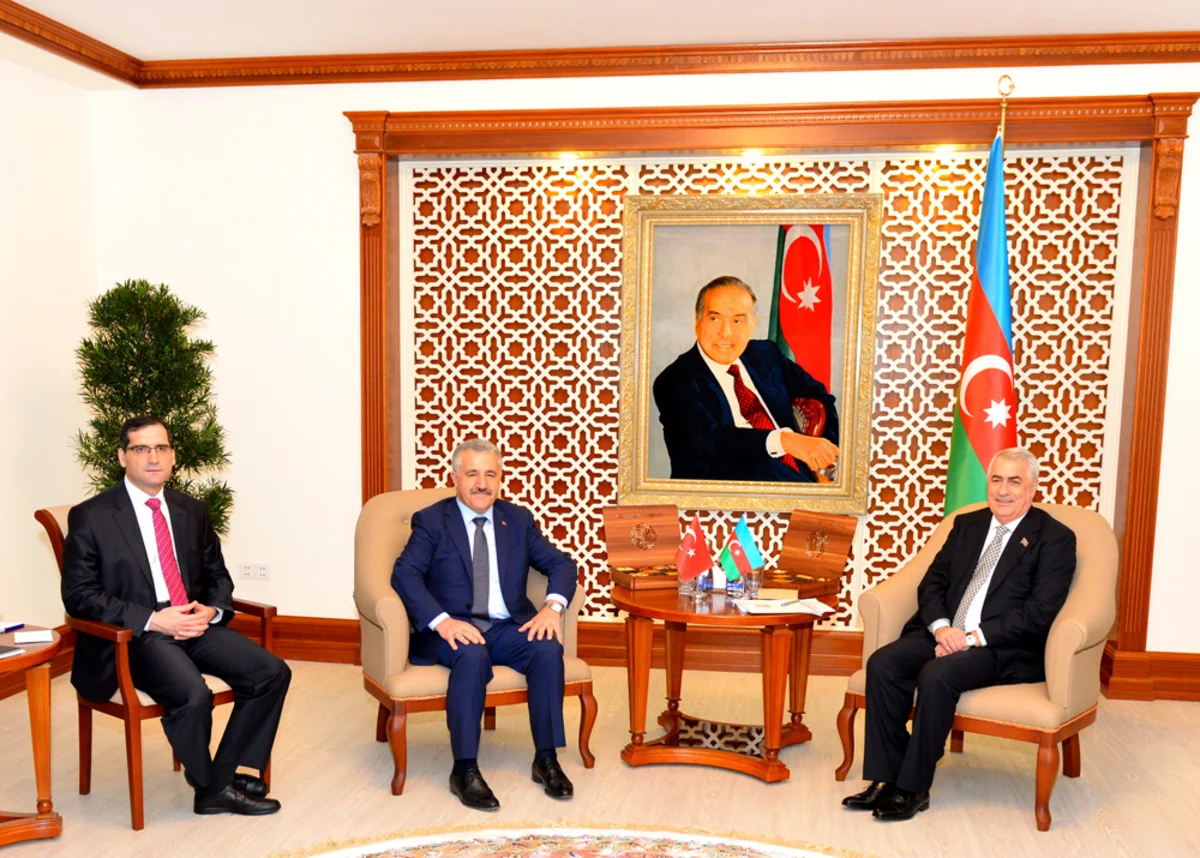 Cavid Qurbanov Türkiyənin nəqliyyat, dənizçilik və kommunikasiya naziri ilə görüşüb
