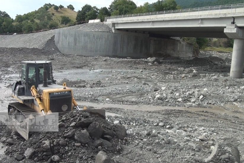 В Исмаиллы проводятся профилактические мероприятия по предотвращению наводнений