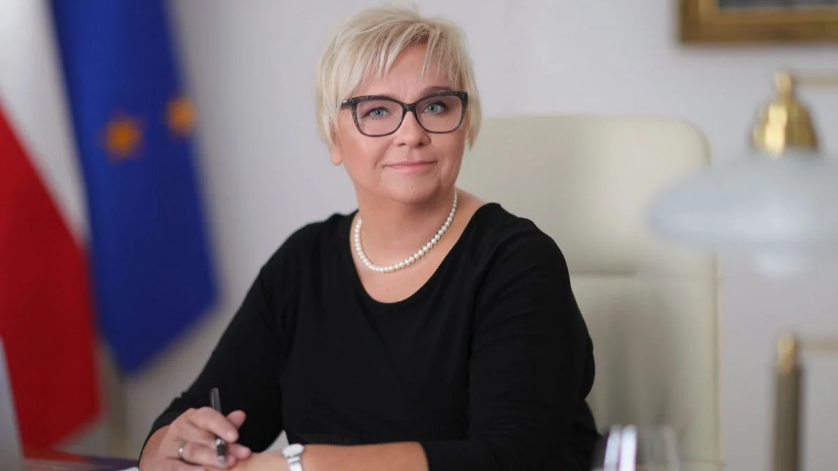 Глава канцелярии президента Польши подала в отставку