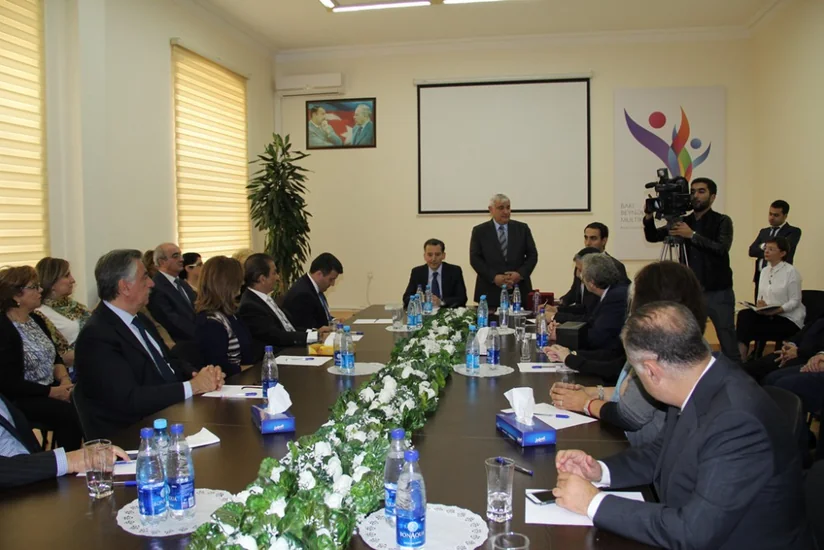 ​Kamal Abdullayev Sinay Məbədinin yəhudi icmasını nümayəndələri ilə görüşüb