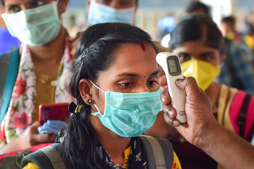 Indian authorities urge to wear masks at home