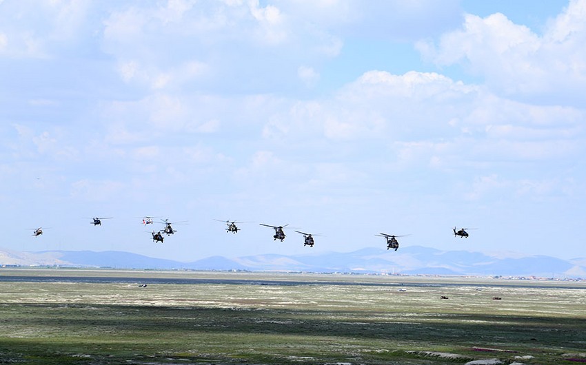 Azərbaycan hərbi pilotları beynəlxalq təlimdə tapşırıqları icra edib