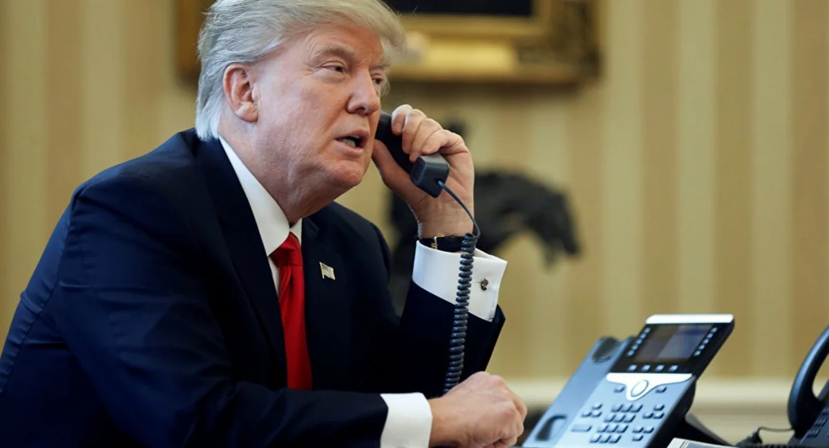 Белый дом опроверг сообщение NYT о прослушке личного телефона Трампа