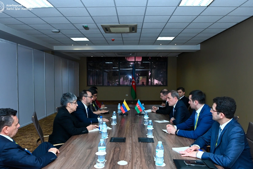 Azerbaijani FM holds talks with Venezuelan counterpart