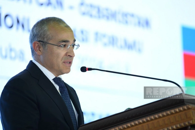 Mikayıl Cabbarov mülki aviasiya işçilərini təbrik edib