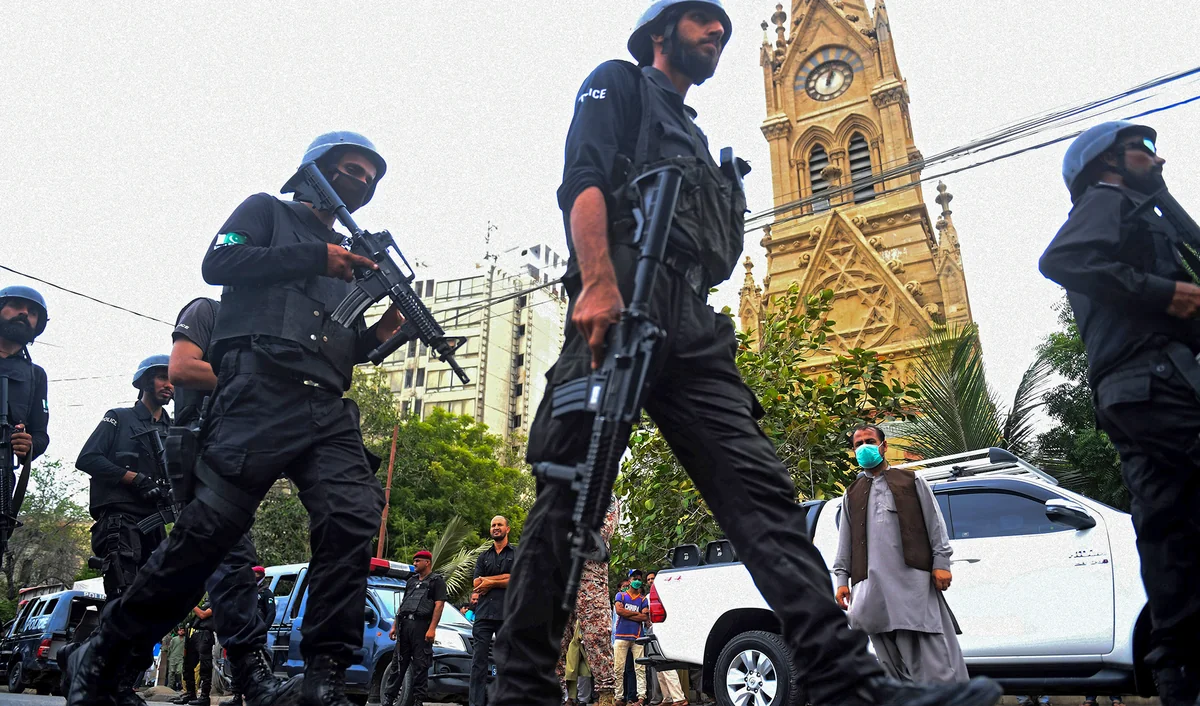 28 injured during clash between armed groups in Iran