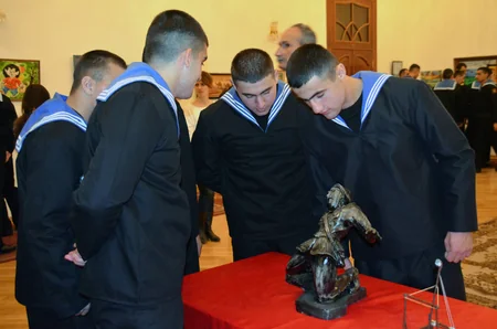 Həzi Aslanov adına Mərkəzi Zabitlər Evində sərgi keçirilib