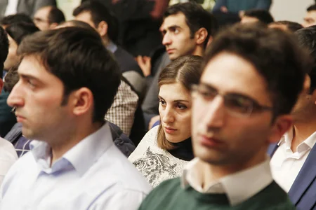 SOCAR prezidenti neftçi gənclərlə görüşüb